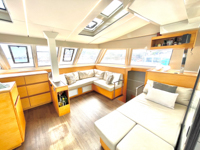 grand-bleu-fiji-yacht-charter-papillon-salon
